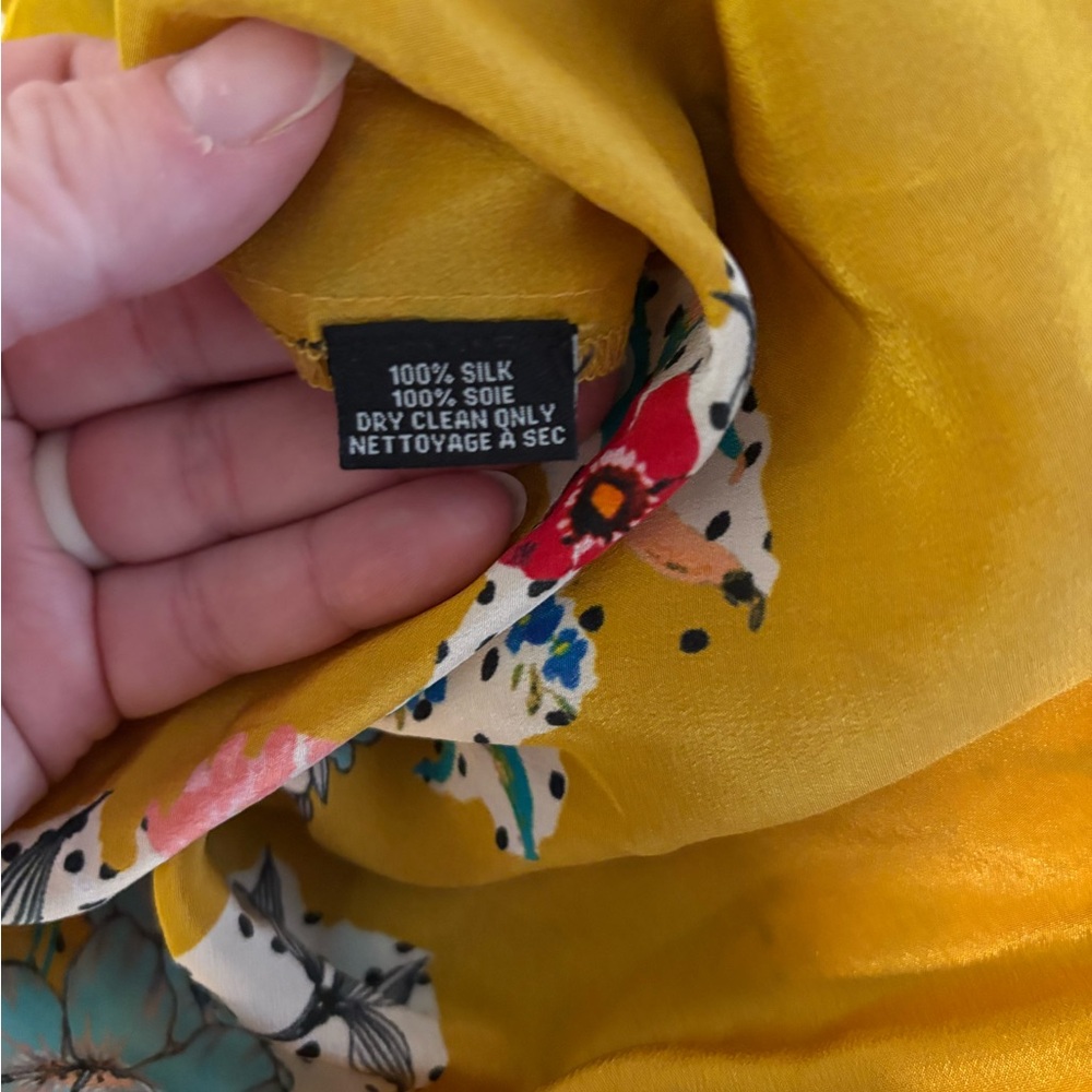 Tolani.Floral Yellow Women's Top 100% silk - Picture 6 of 7